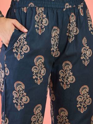 Women Ethnic Motifs Printed Regular Kurta with Trousers 4