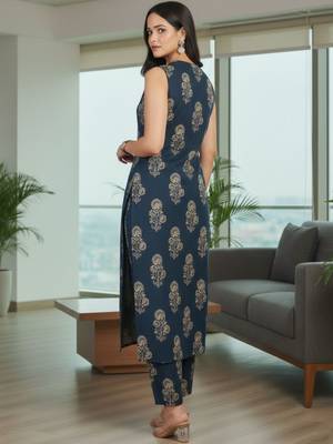 Women Ethnic Motifs Printed Regular Kurta with Trousers 5