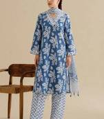 Women Floral Printed Regular  Cotton Kurta with Trousers & With Dupatta