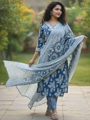 Women Floral Printed Regular  Cotton Kurta with Trousers & With Dupatta 7