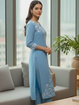Women Ethnic Motifs Embroidered Regular Thread Work Kurta with Trousers 3