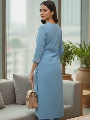 Women Ethnic Motifs Embroidered Regular Thread Work Kurta with Trousers 4