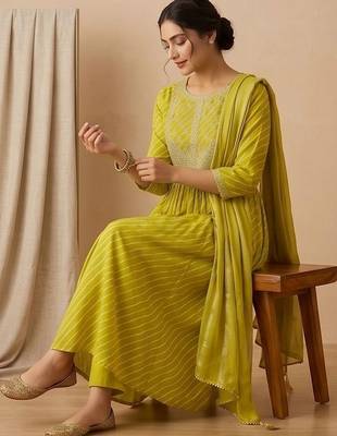 Women Printed Regular Thread Work Kurta with Trousers & With Dupatta 1