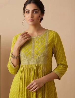 Women Printed Regular Thread Work Kurta with Trousers & With Dupatta 3