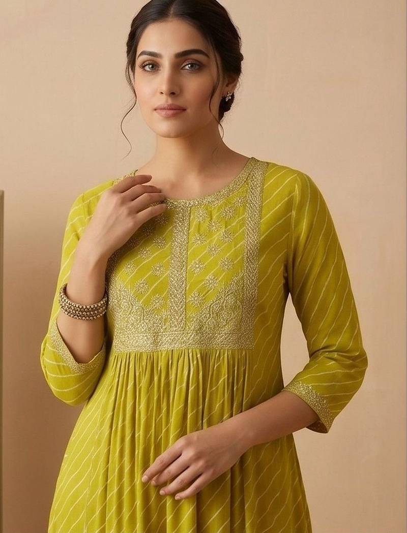 Women Printed Regular Thread Work Kurta with Trousers & With Dupatta