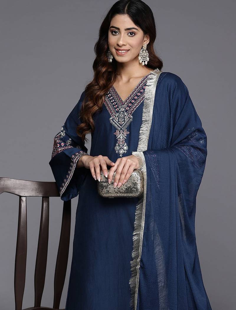 Women Ethnic Motifs Embroidered Regular Kurta with Trousers & With Dupatta