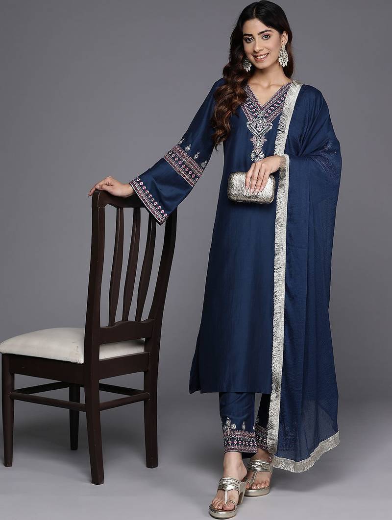 Women Ethnic Motifs Embroidered Regular Kurta with Trousers & With Dupatta