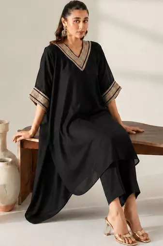 Women Ethnic Motifs Yoke Design Regular Kurta with Trousers