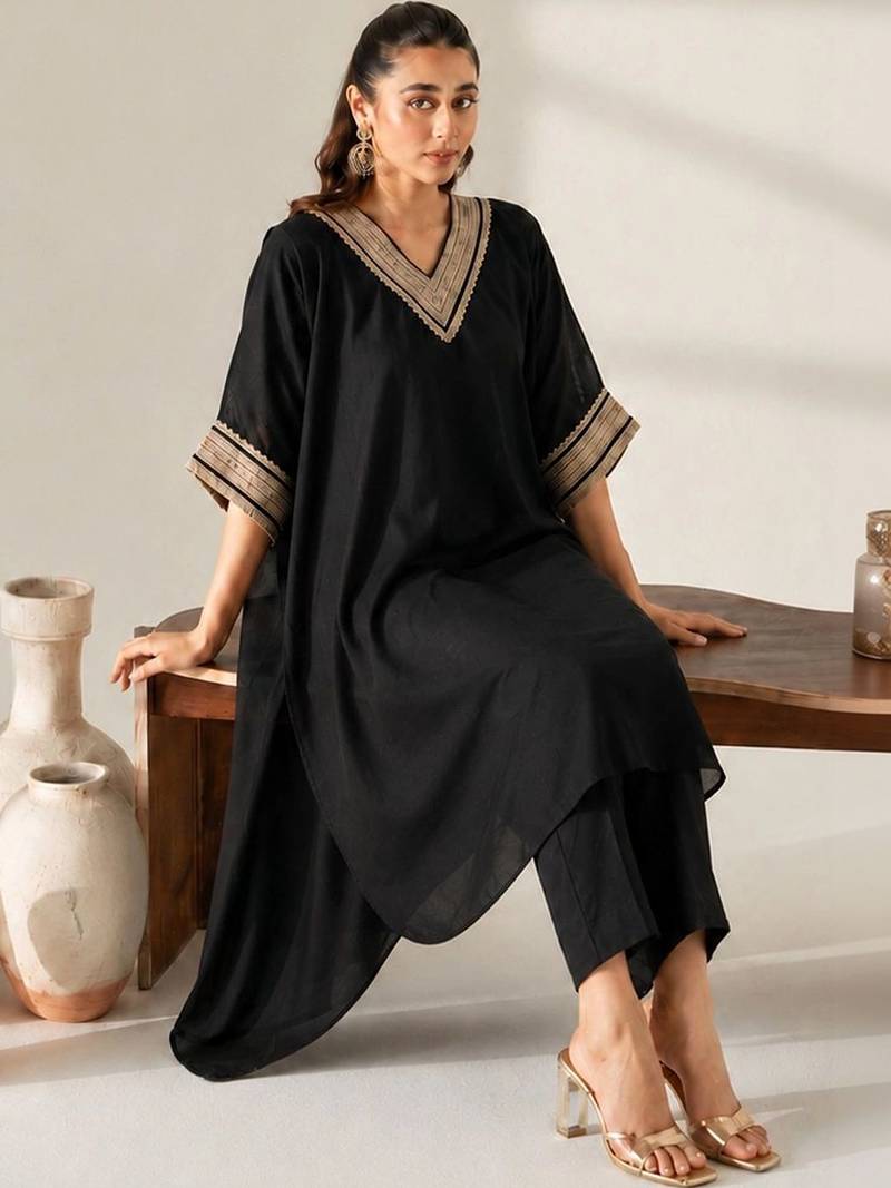 Women Ethnic Motifs Yoke Design Regular Kurta with Trousers
