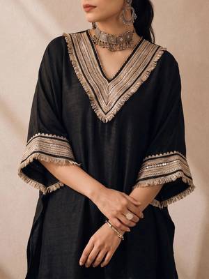 Women Ethnic Motifs Yoke Design Regular Kurta with Trousers 2