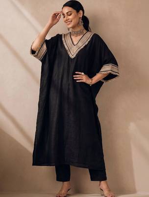 Women Ethnic Motifs Yoke Design Regular Kurta with Trousers 3