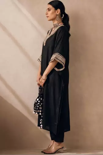 Women Ethnic Motifs Yoke Design Regular Kurta with Trousers