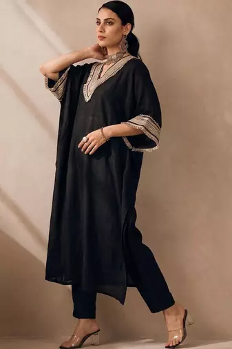 Women Ethnic Motifs Yoke Design Regular Kurta with Trousers
