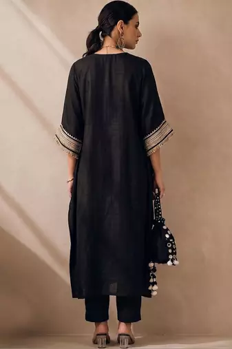Women Ethnic Motifs Yoke Design Regular Kurta with Trousers