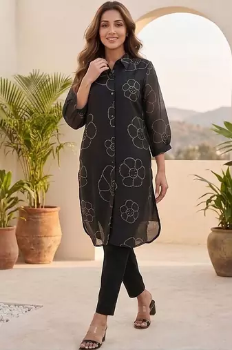 Women Floral Printed Regular Chanderi Silk Kurta with Trousers