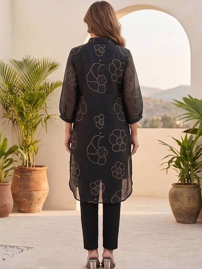 Women Floral Printed Regular Chanderi Silk Kurta with Trousers