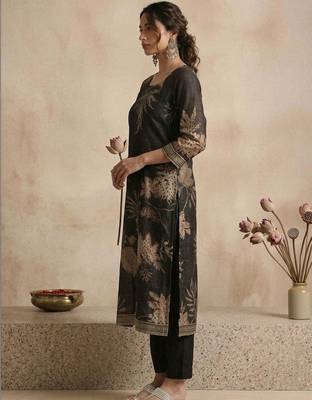 Women Floral Printed Regular Chanderi Silk Kurta with Trousers & With Dupatta 7