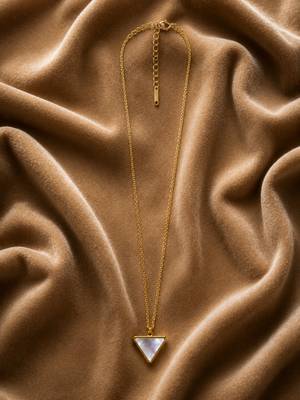 18k gold plated mop triangle pendant necklace 1