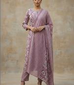 Women Floral Printed Regular  Cotton Kurta with Trousers & With Dupatta