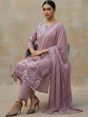 Women Floral Printed Regular  Cotton Kurta with Trousers & With Dupatta 2