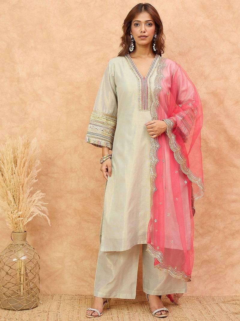 Women Solid Kurta with Trousers & Dupatta
