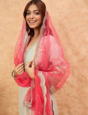 Women Solid Kurta with Trousers & Dupatta 2