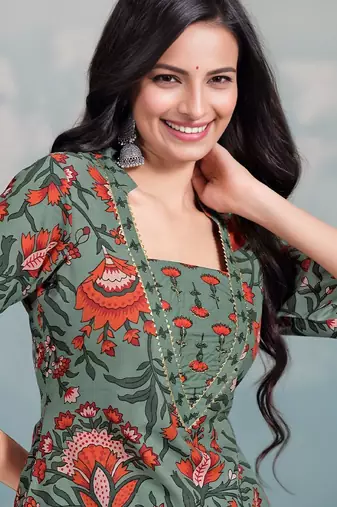 Women Floral Printed Regular Kurta with Trousers & With Dupatta