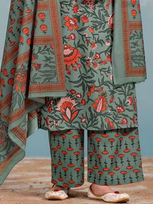 Women Floral Printed Regular Kurta with Trousers & With Dupatta 4