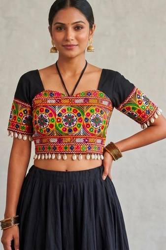 Black rayon sweetheart neck embroidered blouse | navratri garba & dandiya outfit padded