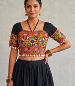 Black rayon sweetheart neck embroidered blouse | navratri garba & dandiya outfit padded