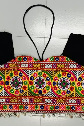 Black rayon sweetheart neck embroidered blouse | navratri garba & dandiya outfit padded
