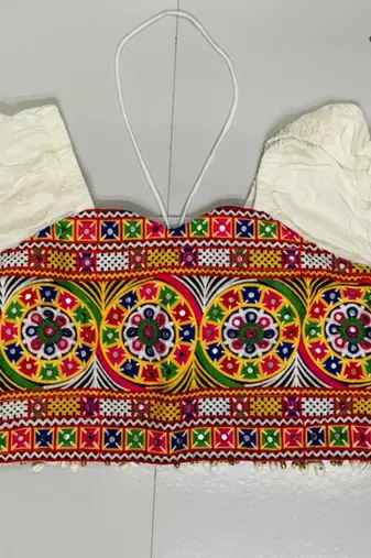 White rayon sweetheart neck embroidered blouse | navratri garba & dandiya outfit padded