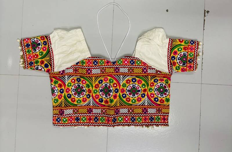 White rayon sweetheart neck embroidered blouse | navratri garba & dandiya outfit padded