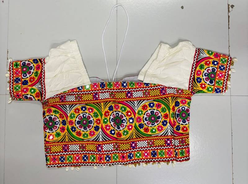 White rayon sweetheart neck embroidered blouse | navratri garba & dandiya outfit padded