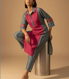 Women Colourblocked Regular Kurta with Trousers