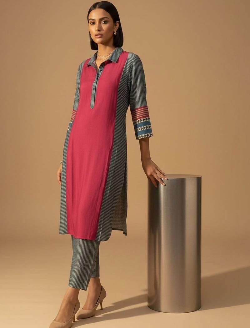 Women Colourblocked Regular Kurta with Trousers