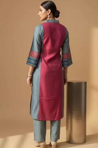 Women Colourblocked Regular Kurta with Trousers