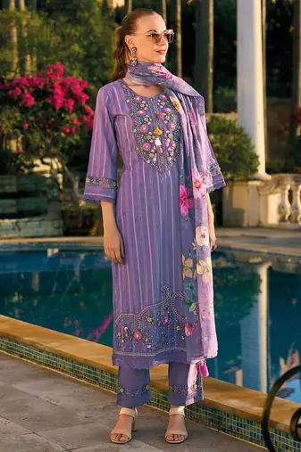 Floral Embroidered Regular Thread Work Pure Cotton Kurta With Trousers & Dupatta