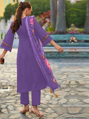 Floral Embroidered Regular Thread Work  Cotton Kurta With Trousers & Dupatta 6