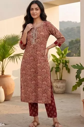Women Ethnic Motifs Printed Regular Thread Work Kurta with Trousers & With Dupatta