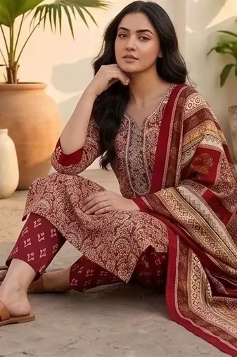Women Ethnic Motifs Printed Regular Thread Work Kurta with Trousers & With Dupatta
