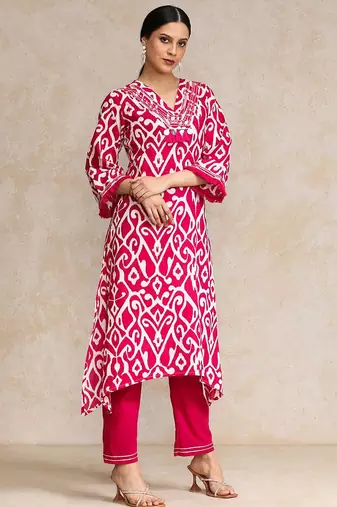 Women Floral Printed Regular  Cotton Kurta with Trousers