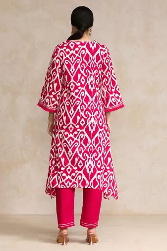 Women Floral Printed Regular  Cotton Kurta with Trousers