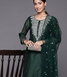Floral Embroidered Regular Chanderi Silk Zari Republic Day Kurta with Trousers & Dupatta