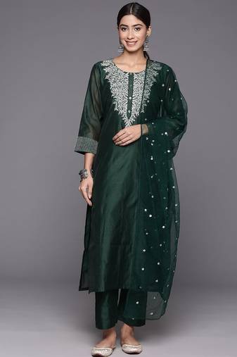 Floral Embroidered Regular Chanderi Silk Zari Republic Day Kurta with Trousers & Dupatta