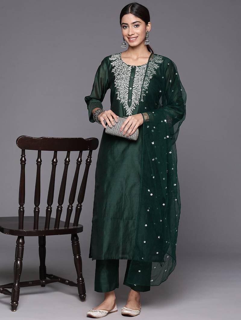 Floral Embroidered Regular Chanderi Silk Zari Republic Day Kurta with Trousers & Dupatta