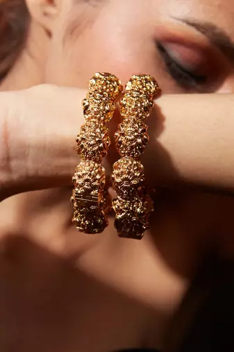 Gold plated textured bangles