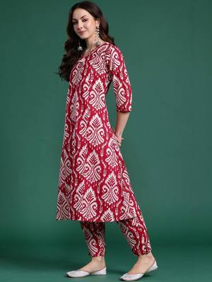 Women Ethnic Motifs Printed Regular  Cotton Kurta with Trousers 1