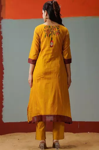 Women Printed Panelled Kurta with Trousers