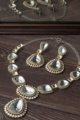 Silver plated mirror polished necklace set